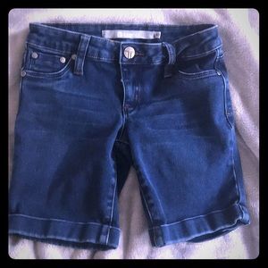 ***Very cute girls jean shorts***